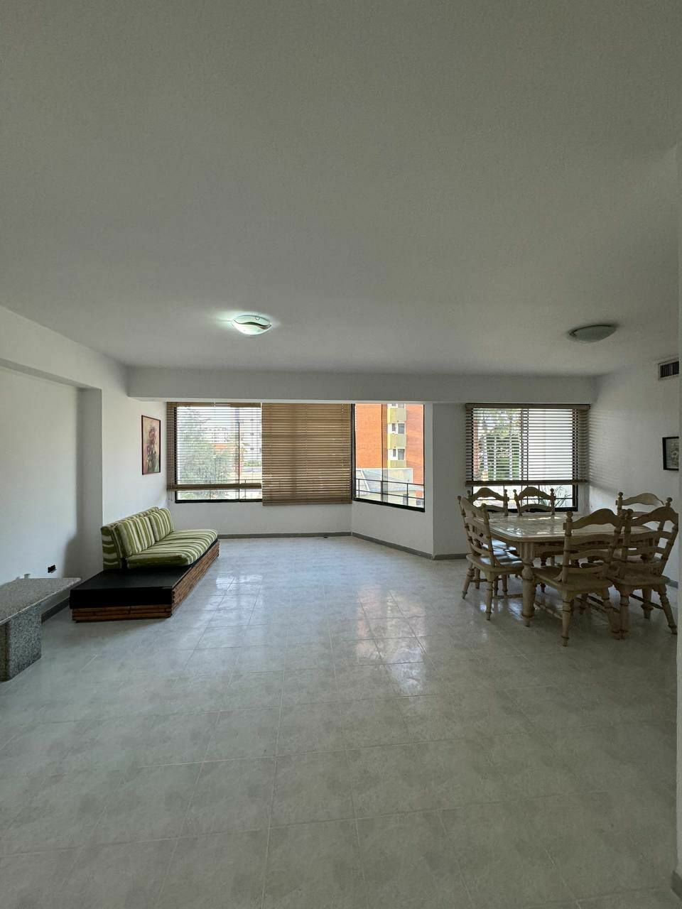 Cómodo Apartamento Disponible para Alquiler, Ubicado en el Conjunto Residencial Costa Esmeralda, Lechería