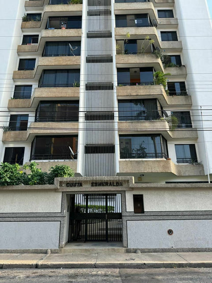 Cómodo Apartamento Disponible para Alquiler, Ubicado en el Conjunto Residencial Costa Esmeralda, Lechería
