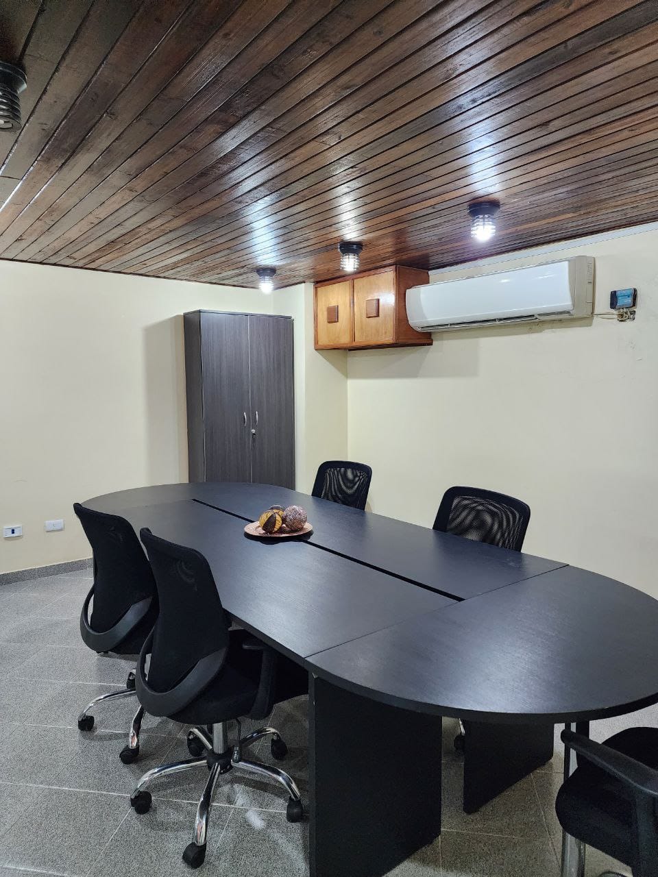 Oficinas Administrativas Disponibles para Alquiler, Ubicadas en el Centro Comercial Atlantis Center, Lechería