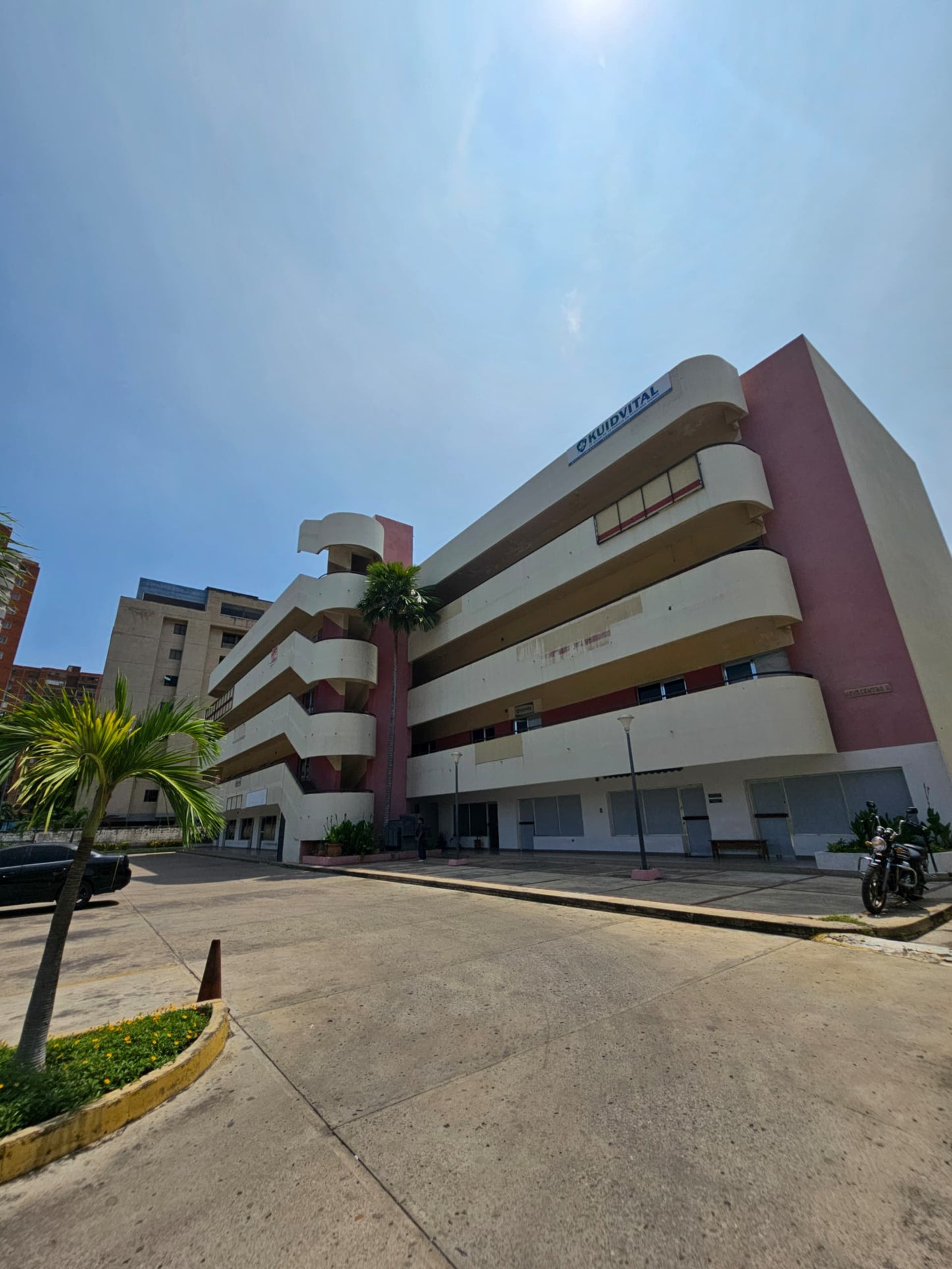 Dos Locales en Venta Ubicados en el Centro Comercial Novocentro II, Puerto la Cruz