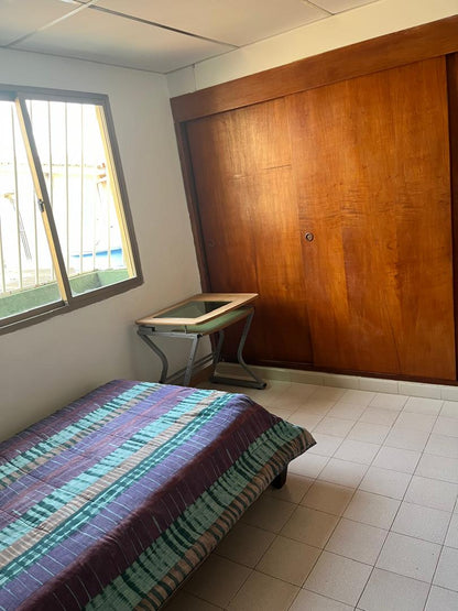Amplia Casa en Plena Av. Bolívar de Lechería, Disponible para Alquiler Mensual y Alquiler Vacacional.