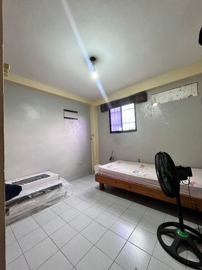 Amplia Casa en Plena Av. Bolívar de Lechería, Disponible para Alquiler Mensual y Alquiler Vacacional.
