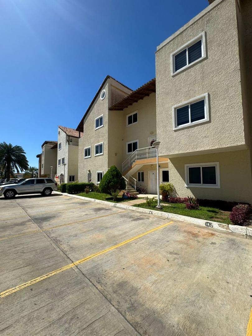 Amplio y Bello Apartamento Disponible para Venta, Alquiler Mensual o Alquiler Vacacional, en el C.R. Costa Azul, Lechería