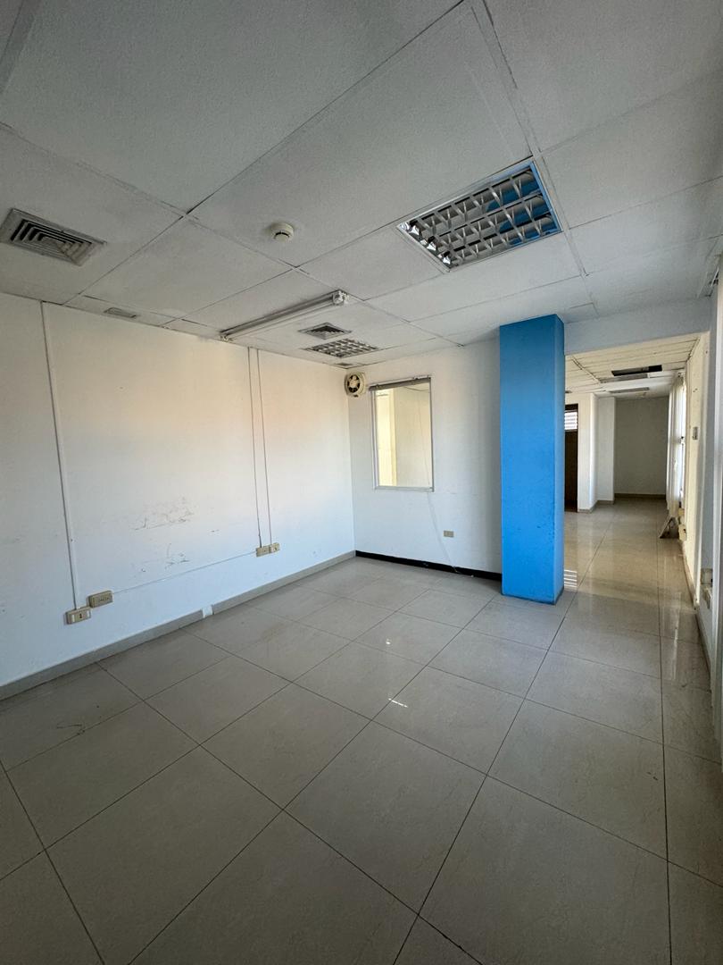 Alquiler de Edificio Comercial, con Excelente Ubicación en la Av. Principal de Lechería