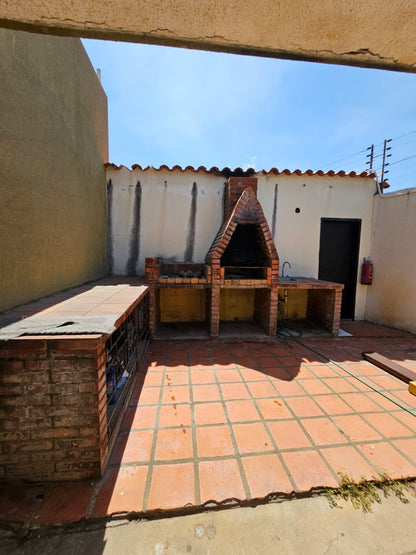Casa Comercial en Alquiler Ubicada en la Avenida Principal de Lechería