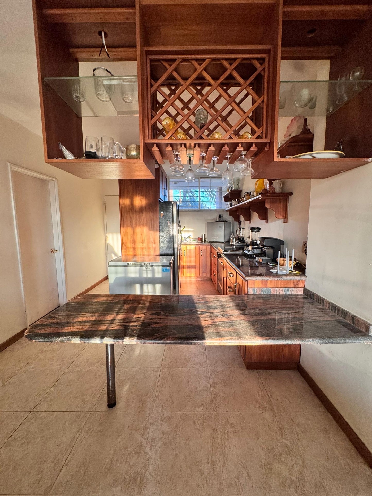 En Venta Excelente Apartamento Para Remodelar a Su Gusto, en el C.R. Las Marinas, Lechería
