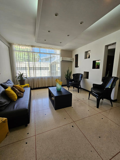 Casa Comercial en Alquiler Ubicada en la Avenida Principal de Lechería