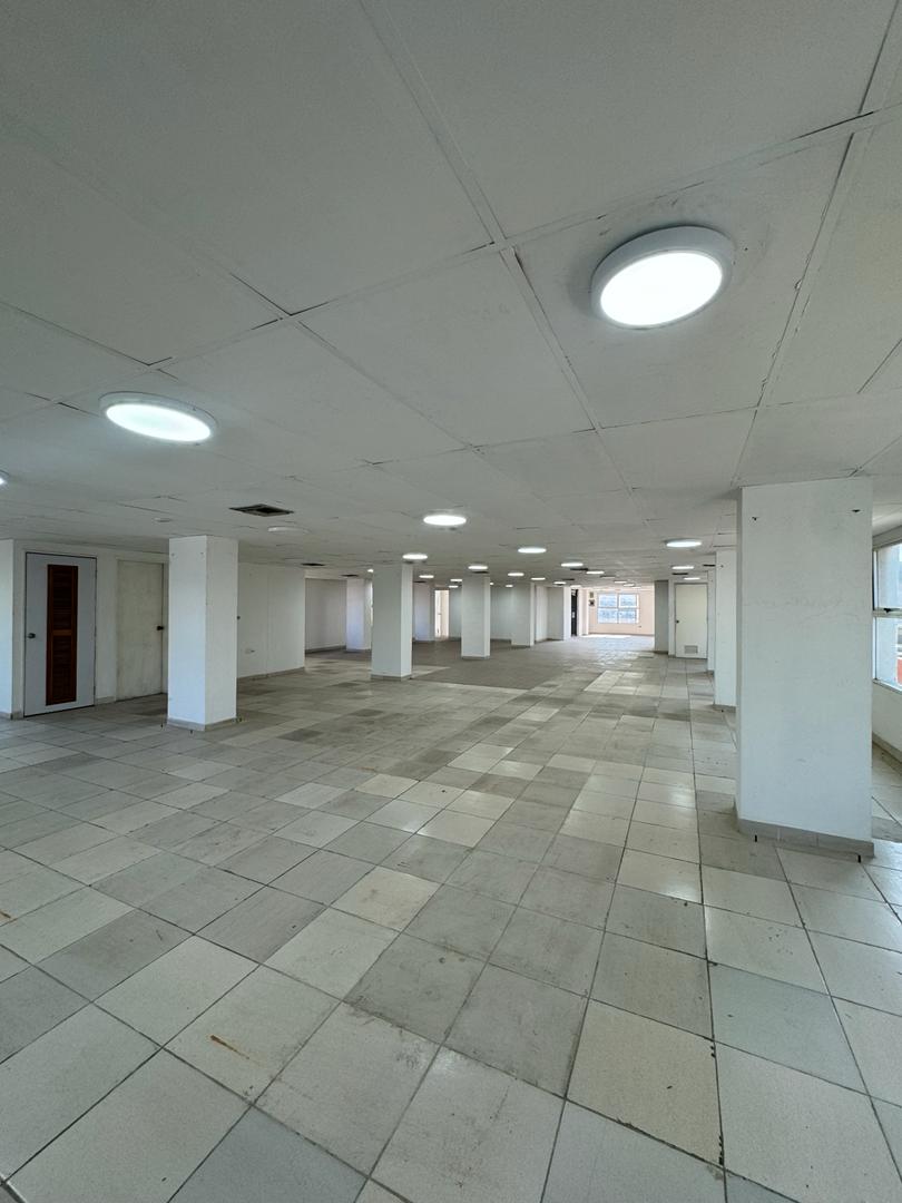 Alquiler de Edificio Comercial, con Excelente Ubicación en la Av. Principal de Lechería