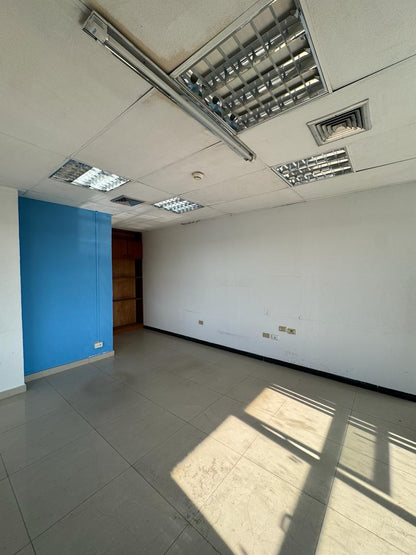 Alquiler de Edificio Comercial, con Excelente Ubicación en la Av. Principal de Lechería