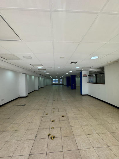Alquiler de Edificio Comercial, con Excelente Ubicación en la Av. Principal de Lechería