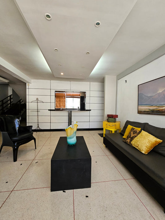 Casa Comercial en Alquiler Ubicada en la Avenida Principal de Lechería