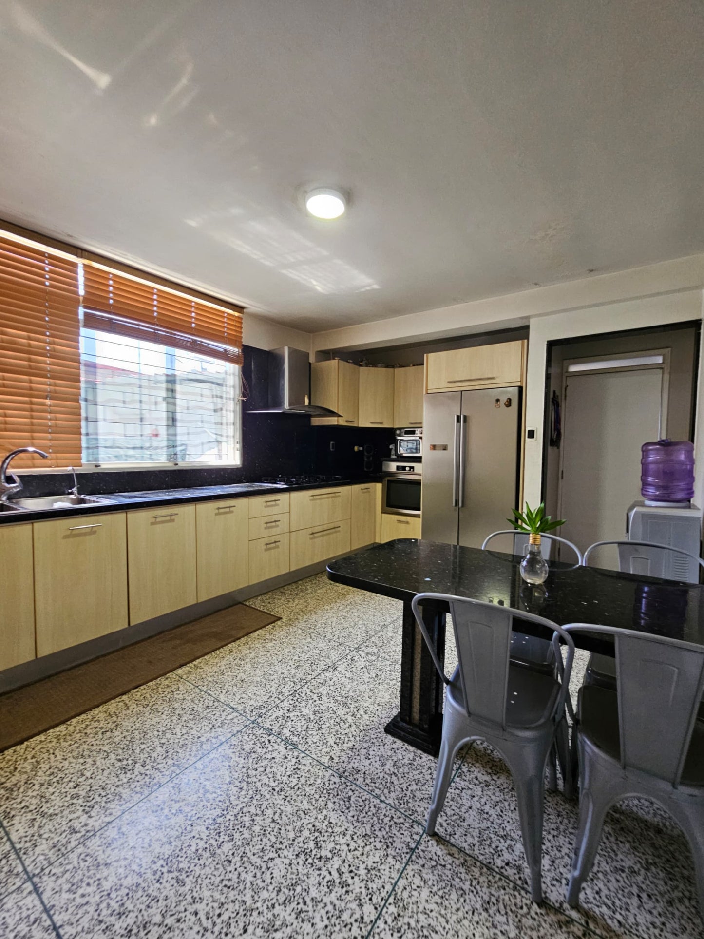 Casa Comercial en Alquiler Ubicada en la Avenida Principal de Lechería