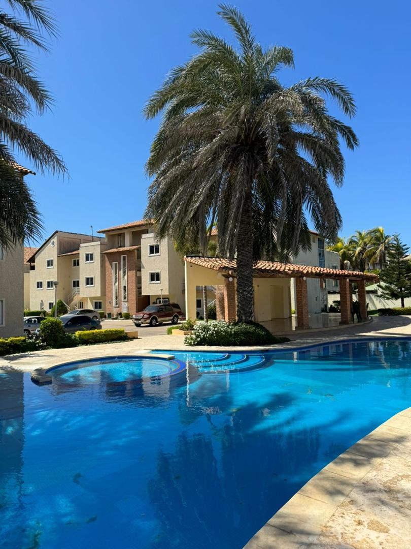 Bello Apartamento Duplex ubicado en el Conjunto Residencial Costa Azul, Lechería