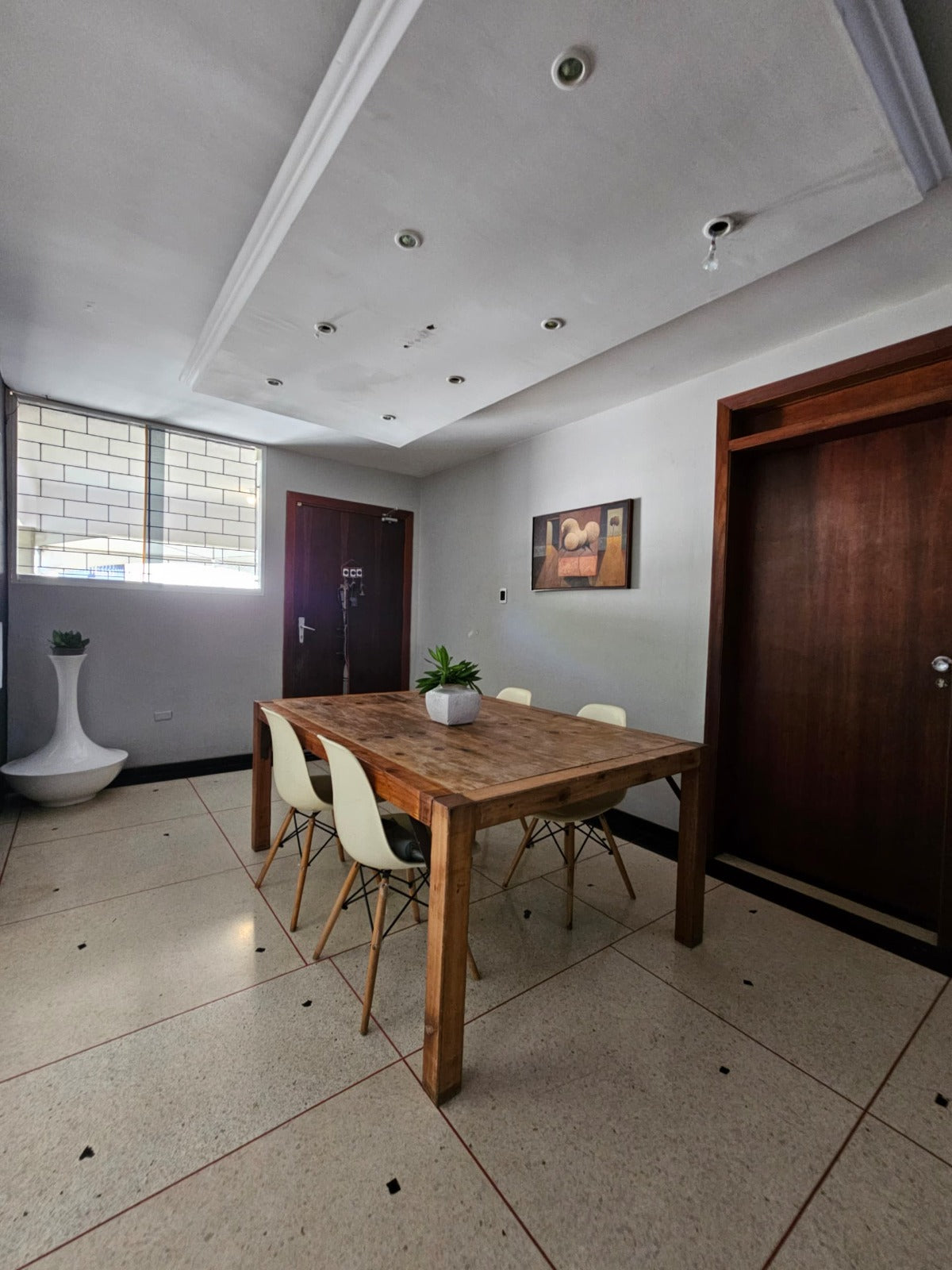 Casa Comercial en Alquiler Ubicada en la Avenida Principal de Lechería